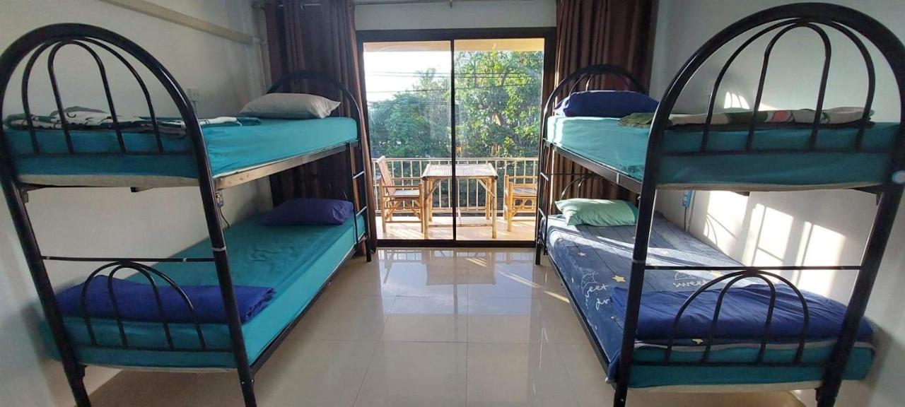 P & T Hostel Банг-Рак Экстерьер фото