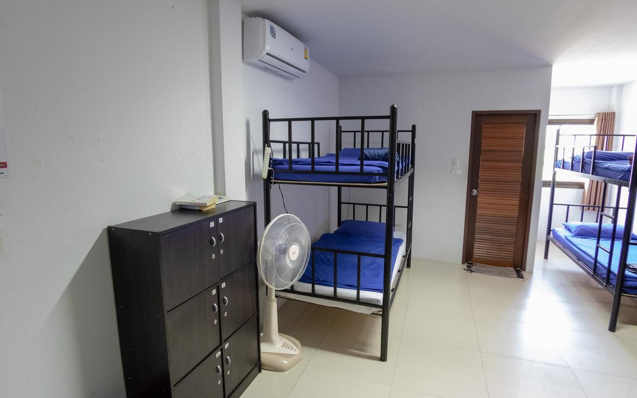 P & T Hostel Банг-Рак Экстерьер фото