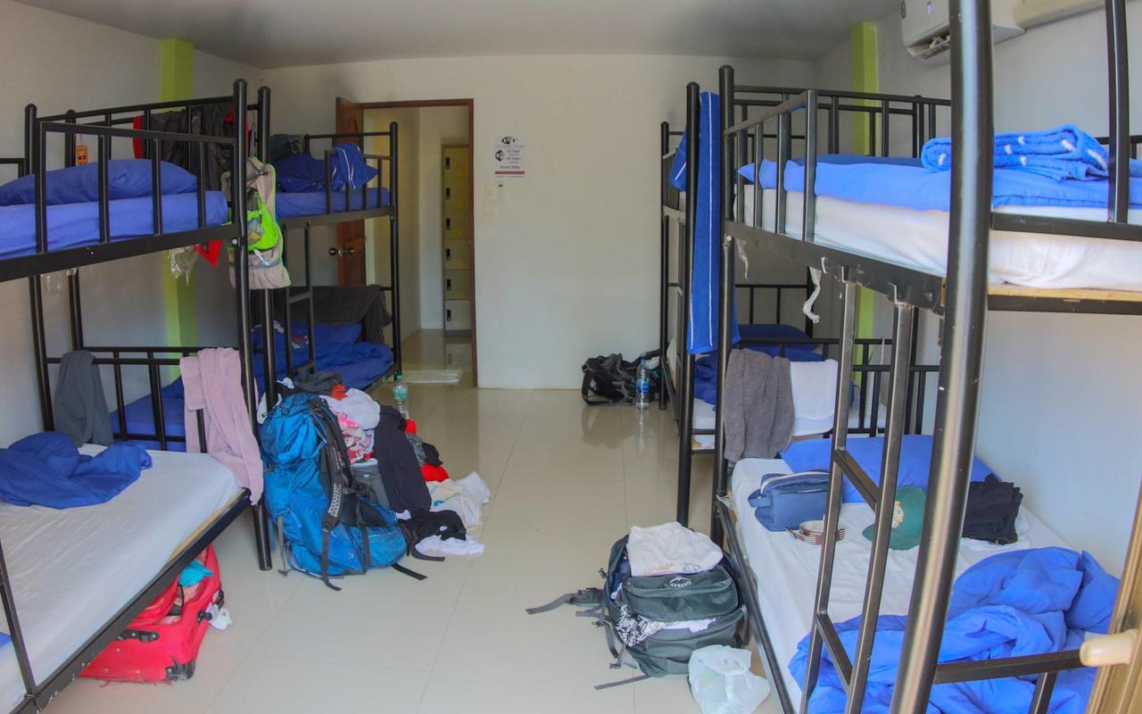 P & T Hostel Банг-Рак Экстерьер фото